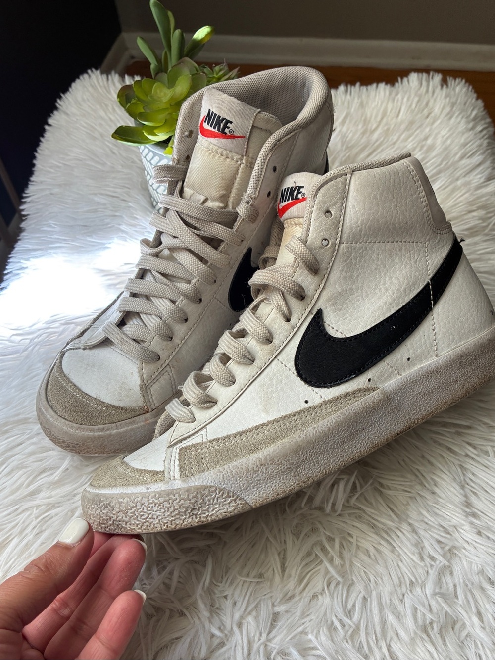 Nike Blazer Mid 77 Sneakers 🤍